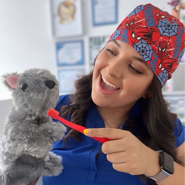 Cecil Lucero Hernández Méndez, Odontólogo pediatra Villa de Pozos