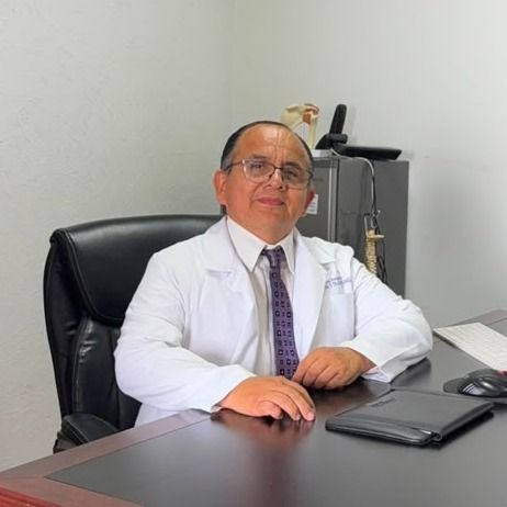 Rafael Reynaga Martinez, Ortopedista San Luis Potosi