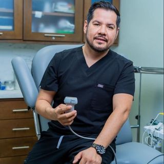 Ampliar imagen: Jesús Rafael Medina  Rascón, Anestesiólogo Mexicali