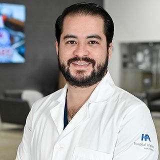 Ampliar imagen: Rodrigo Villafuerte Fernández, Cirujano general San Luis Potosi