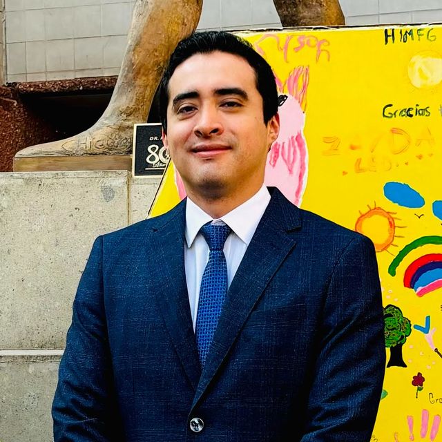 José Luis Flores Castillo, Gastroenterólogo pediátrico Puebla
