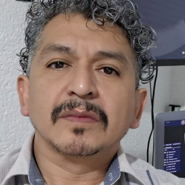 Moisés García Rubio, Ginecólogo Morelia