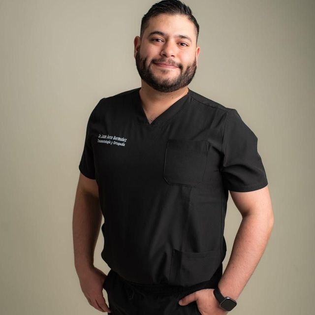 Juan Arce Bermudez, Traumatólogo Ciudad Acuña