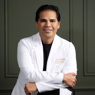 Ampliar imagen: Erick Alejandro Jiménez Herrera, Dermatólogo Naucalpan de Juárez