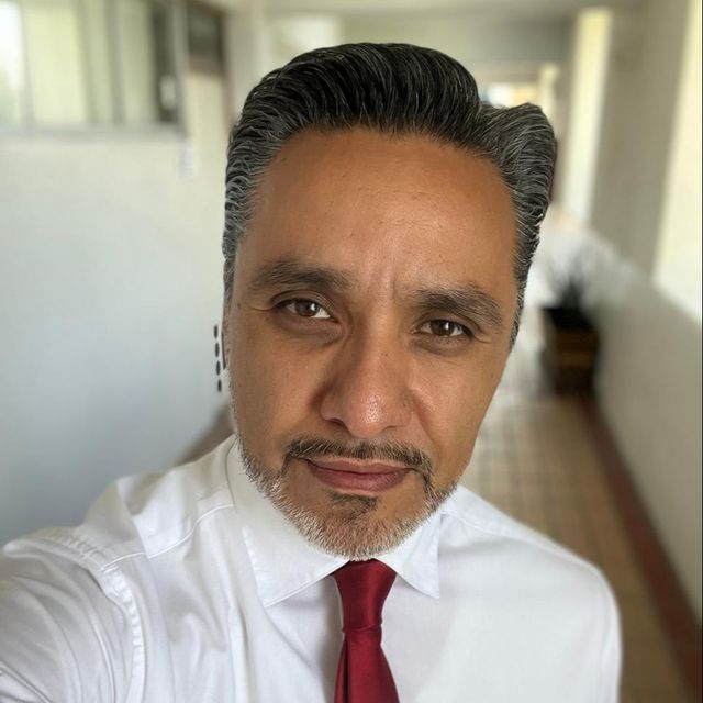 Alberto Raya Barrera, Psicólogo Morelia