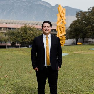 Ampliar imagen: Edmundo Martinez Garza, Pediatra Monterrey