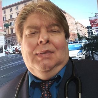 Ampliar imagen: Hanibal Ibrahim Muci Kuechler, Reumatólogo Ciudad de México