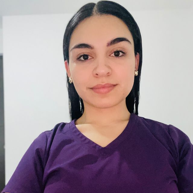 Berenice Zarza, Ginecólogo Querétaro