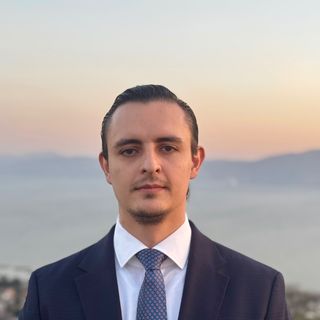 Ampliar imagen: Yaromin Muñoz López, Urólogo Guadalajara