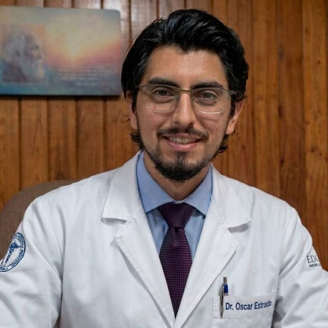 Oscar Estrada Camacho, Médico general Toluca de Lerdo