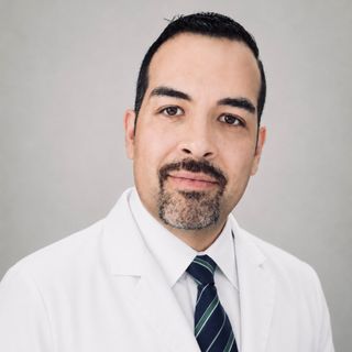 Noé Ayala Haro, Gastroenterólogo León