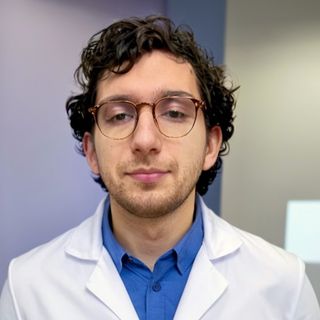 Ampliar imagen: Augusto  Cázares Rodríguez, Médico general Ciudad de México