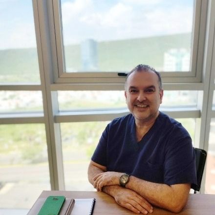 Carlos Islas Santillán, Dentista - Odontólogo Santiago de Querétaro