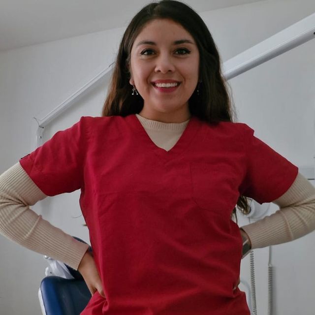 Alma Cristina Resendiz Mora, Dentista - Odontólogo Querétaro