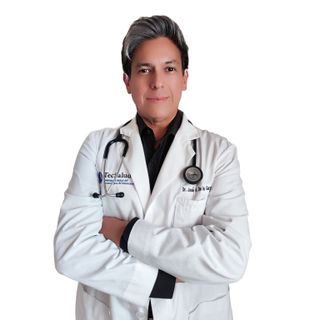 Ampliar imagen: José Antonio De la Garza Martínez, Médico general Monterrey