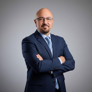 Mauricio Manuel García Pérez, Cirujano plástico Monterrey