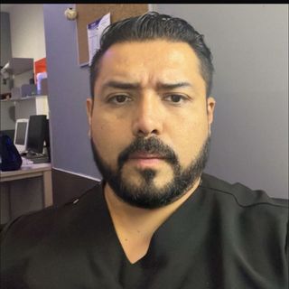 Ampliar imagen: Alberto Israel González Montero, Médico general Irapuato