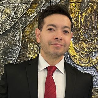 Ampliar imagen: Luis Alberto Revuelta Rodriguez, Internista Nezahualcóyotl