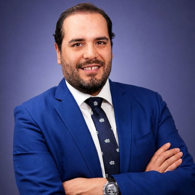 Oscar F. Fernandez Diaz, Cirujano plástico Guadalajara