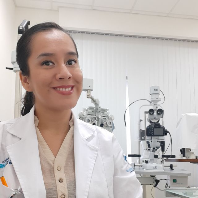 Karina Marian Rayas Covarrubias, Oftalmólogo Playa del Carmen