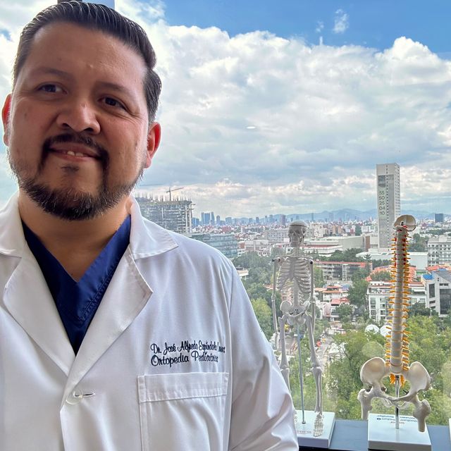 J. Alfredo Espindola Corres, Ortopedista Benito Juárez