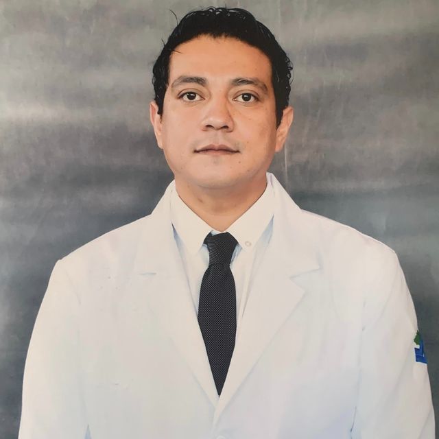 eduardo guaadalupe valadez martinez , Traumatólogo Fresnillo