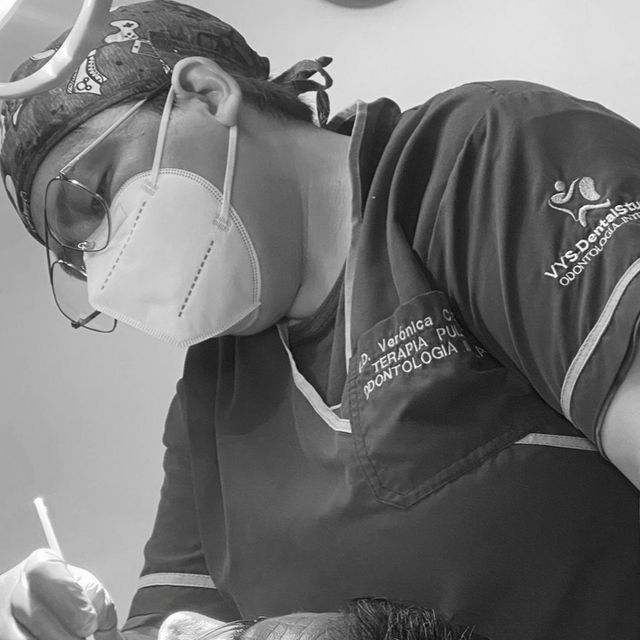 Verónica C.  Armendáriz, Dentista - Odontólogo Nezahualcóyotl