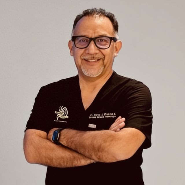 Carlos Armando Olivares Moreno, Cirujano general Puerto Vallarta