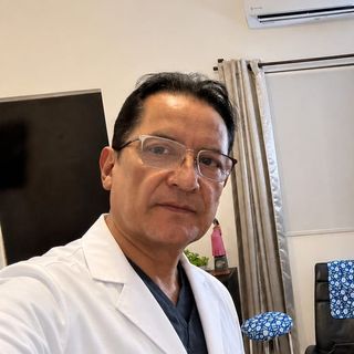 Dr. Luis Roberto Solana Cardenas
