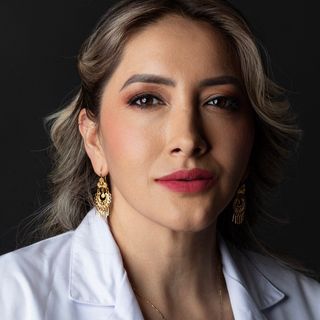 Ampliar imagen: Elva Maricela Calle Loja, Radiólogo Cuauhtémoc