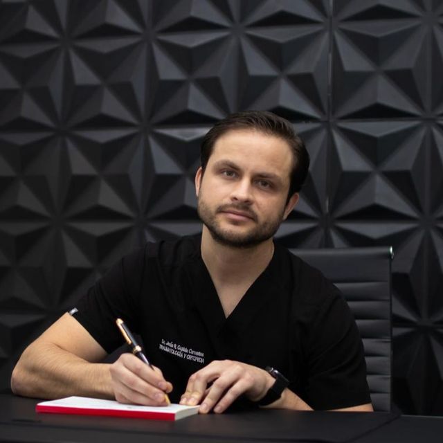 Jesús Roberto Gaxiola Cervantes, Ortopedista Tijuana