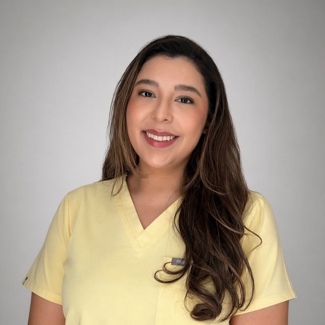 Frida Ximena  Espinosa Ramírez, Dentista - Odontólogo Ciudad de México