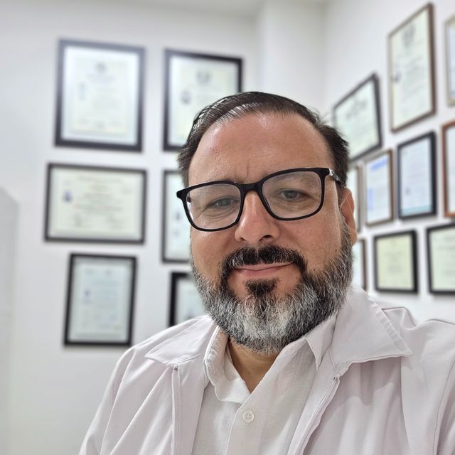 Fernando Quintero Granados, Urología Ginecológica Cabo San Lucas