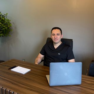 Ampliar imagen: Hector Elias Barragan Castrejón, Cirujano general Chihuahua