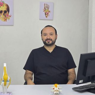 Ampliar imagen: Jonathan Aviles Juarez, Ortopedista Ciudad López Mateos