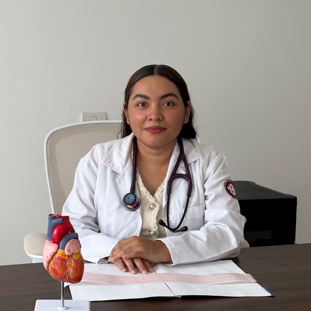 Flor Patricia Rosas Murga, Cardiólogo Xalapa