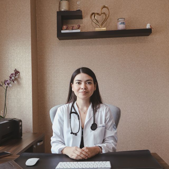 Miriam G. Zuñiga Salcedo, Cardiólogo Apodaca