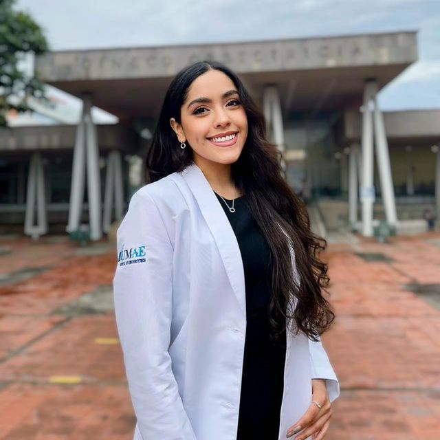 Andrea Meza Martinez, Ginecólogo Guadalajara