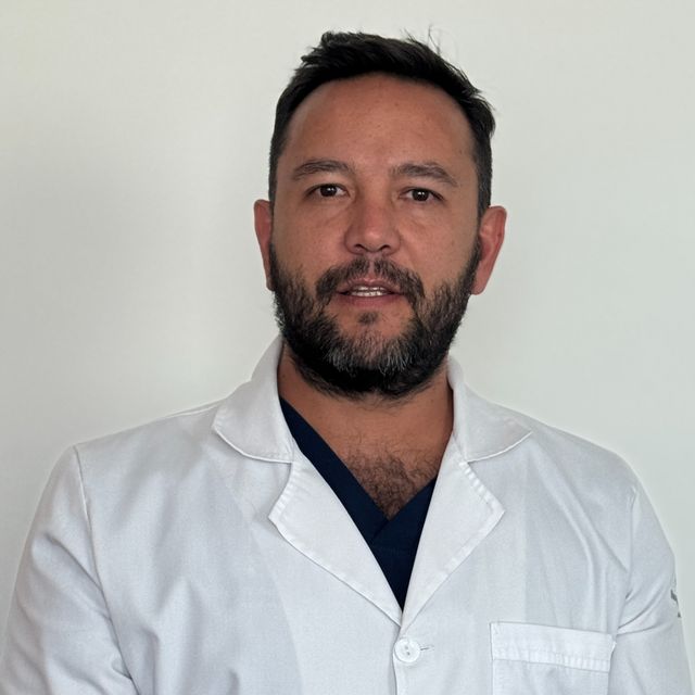 Roberto Cisneros Chávez, Urólogo Magdalena Contreras