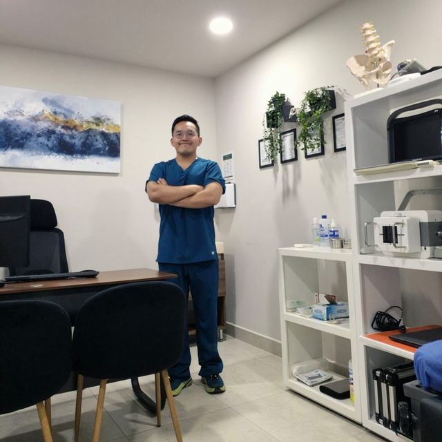 Leopoldo José Herrera Camacho, Traumatólogo Coyoacán