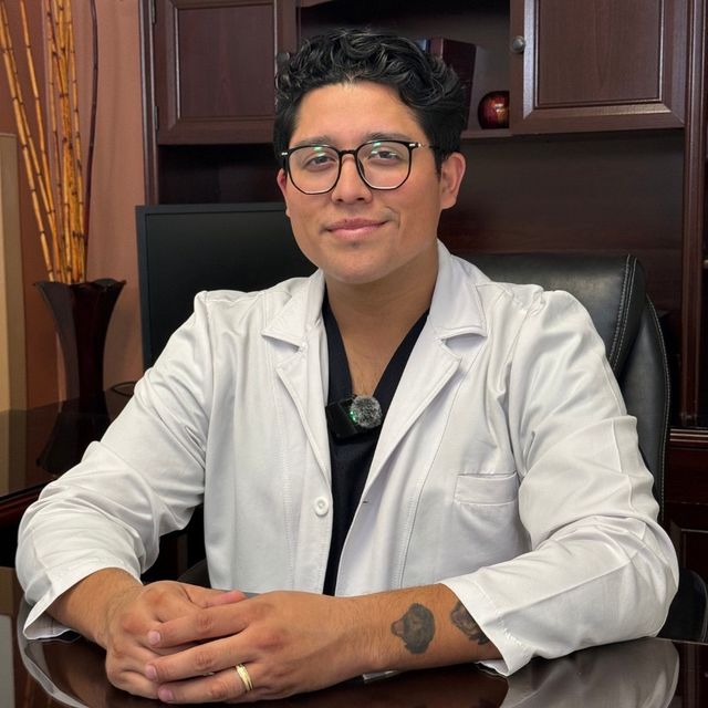 Cesar Manuel Urdiera Gonzalez, Pediatra Cuauhtémoc