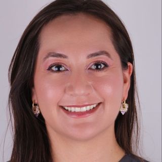 Dra. María Elena Camargo
