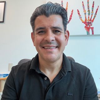Dr. Hernán Vázquez González