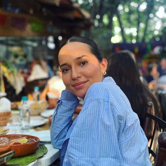 Krisia Mirén Espinosa Valencia, Ginecólogo Monterrey