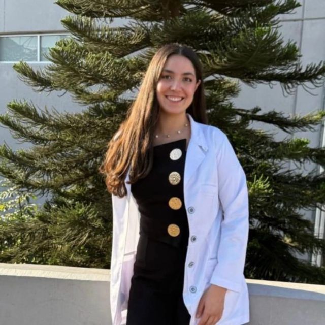 Gabriela López Pérez, Médico general León