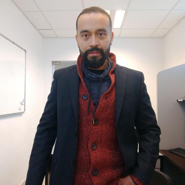 Javier Zuñiga, Psicólogo León