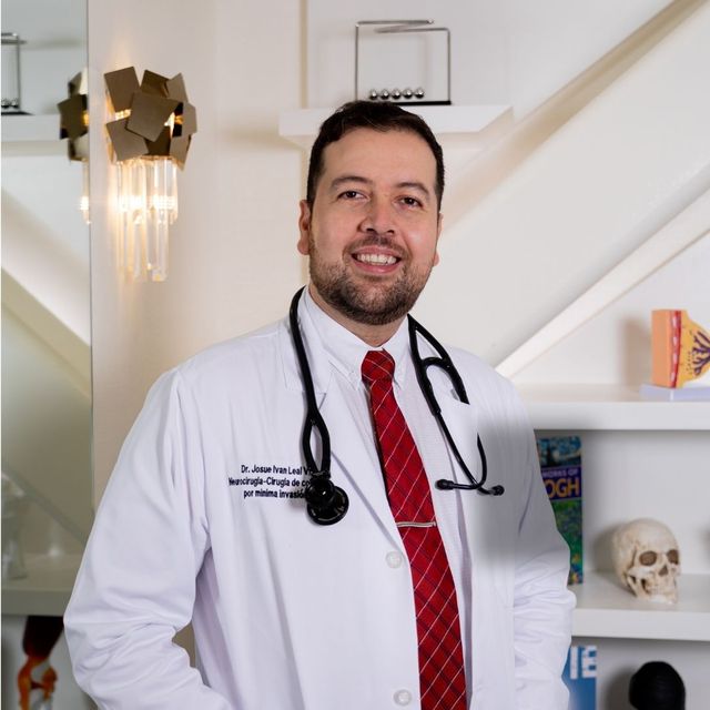 Josué Ivan Leal Ventura, Neurocirujano Ciudad de México