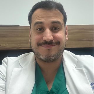 Ampliar imagen: Hugo García Velasco, Neurocirujano Juriquilla