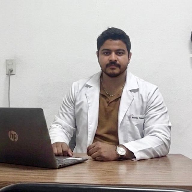 Luis jaime Bustos Vargas, Médico general Iguala