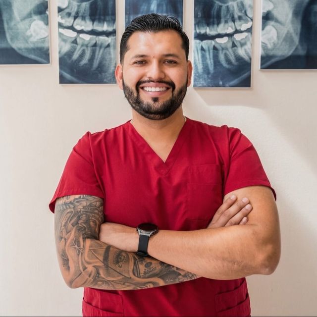 Gerardo Guzmán Gonzalez, Ortodoncista Puruandiro